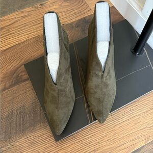 Halston Olive Suede Ankle Booties Block Heel Size 9 NIB